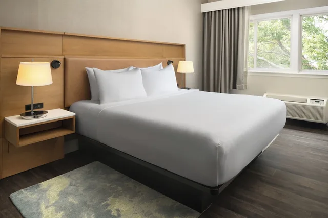 جناح بسرير كينج، DoubleTree by Hilton Providence Airport Warwick 1/2