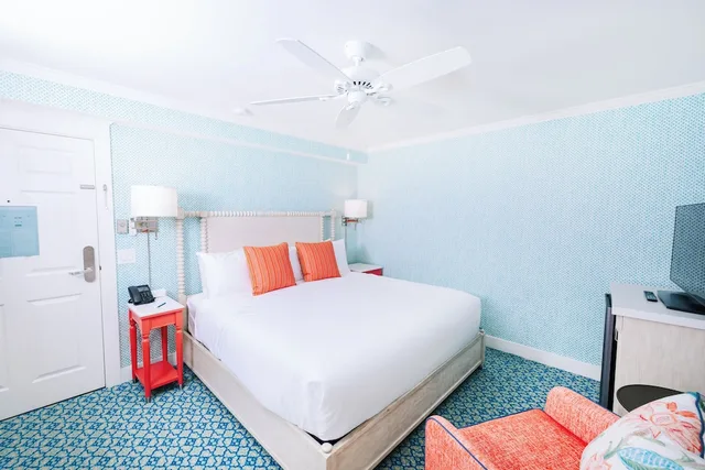 غرفة بسرير كينج وسرير كوين بإطلالة على المرفأ، Harbour View Inn 5/9