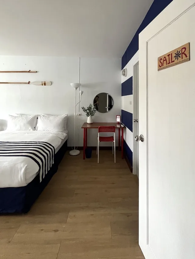 غرفة ثلاثية بسرير كوين وسرير فردي، Nautical Home Bed & Breakfast Khaolak 2/7