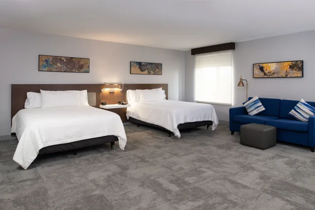 Junior Suite, 2 Queen Beds, Hilton Garden Inn Baton Rouge Airport 1/4