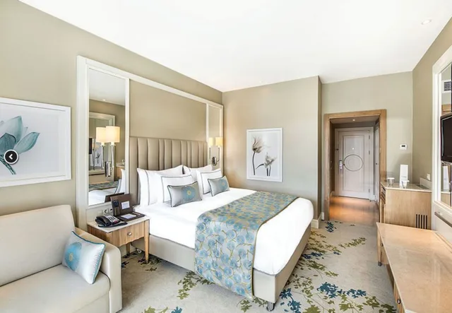 Room, Double Bed, Land View، Titanic Deluxe Lara 3/6