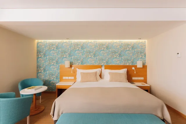 غرفة بسرير مزدوج بإطلالة على المسبح، Falesia Hotel - Adults Only 3/7