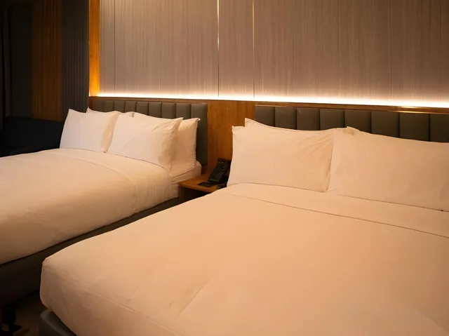 Deluxe, Executive, 2 Queen Beds, AGlow Hotel Harbor Bay Batam 1/1