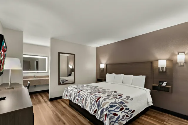 غرفة قياسية بسرير كينج، Red Roof Inn Winchester, VA 2/7
