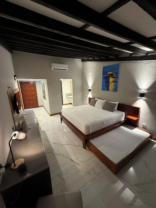 Deluxe, Triple, King Bed, Murphy Bed, Hotel Tesoro Beach 5/8
