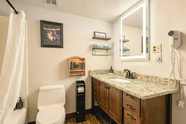 2 Bedrooms, Condo, Mountain, Deluxe, Villa, Queen and Twin Beds, Seven Springs Resort 5/7