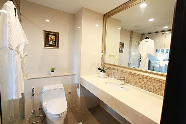 Room, King Bed, Balcony, SN PLUS HOTEL 4/4