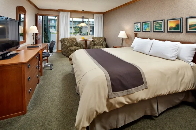 غرفة بسرير كينج، Cavalier Oceanfront Resort 1/2