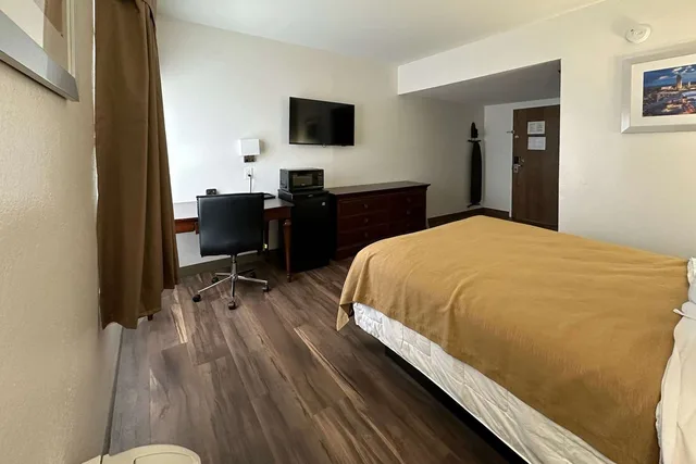 غرفة بسرير كوين، Quality Inn & Suites Albany Airport 4/6