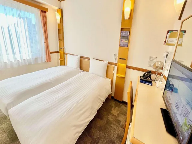 Economy, Twin Beds, Smoking, Toyoko Inn Narita Airport Honkan 1/4