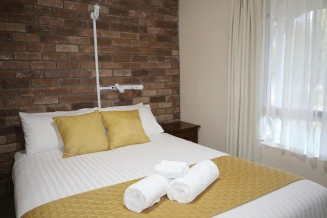 2 Bedrooms, Cottage, Double Bed, Swansea Cottages & Motel Suites 2/5