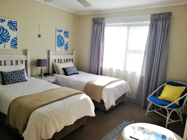 غرفة بسريرين منفصلين، Blouberg Dolphin Inn 1/6