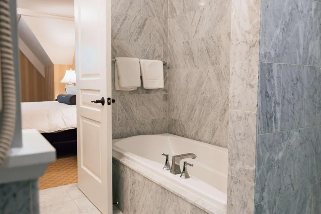 جناح بسرير كينج، Royal Park Hotel 5/5