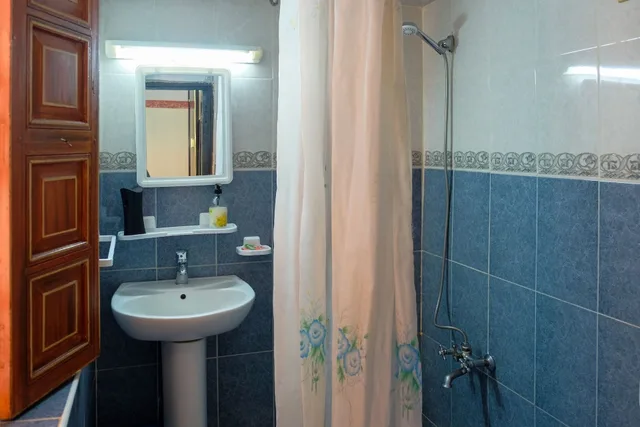 Family, 1 Double and 3 Single Beds، Riad Meski 3/3