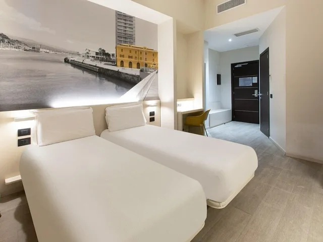 Twin Room Economy, B&B Hotel Savona 2/6