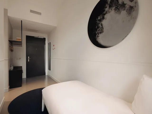 Room, Triple, 1 King and 1 Single Beds, Conscious Hotel Westerpark 4/7