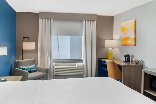غرفة قياسية بسرير كينج لذوي الإعاقة، Comfort Inn & Suites El Paso I-10 Airport Area 5/10