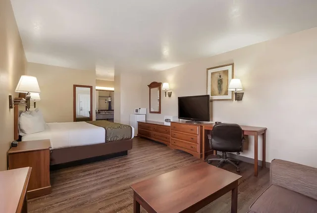 جناح بسرير كينج مع أريكة، Surestay Hotel By Best Western Fernley 3/4