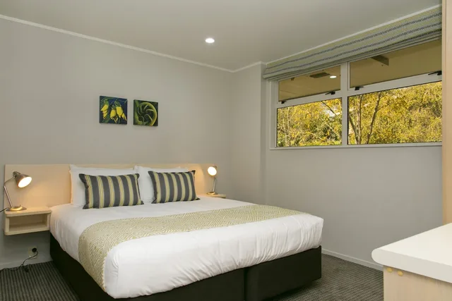 2 Bedrooms, Apartment, 1 Single and 2 Queen Beds, Lake View، Anchorage Resort 1/4