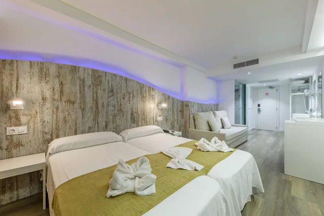 جناح جونيور بسريرين منفصلين مع أريكة، WelikeHotel Triton beach 5/10