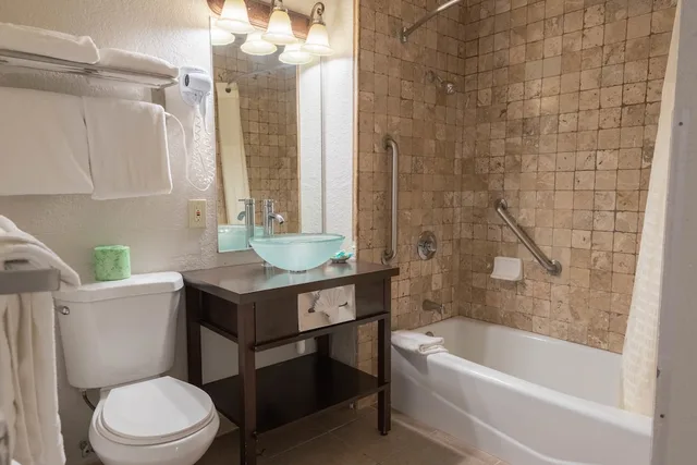 Room, 2 Queen Beds, Cannery Row Inn 6/6