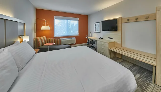 غرفة قياسية بسرير كينج لذوي الإعاقة، Holiday Inn Express Hotel And Suites Medford Central Point 1/6