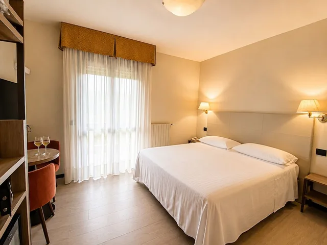 غرفة سوبيريور مفردة بسرير مزدوج، HOTEL PARIGI 2 2/2