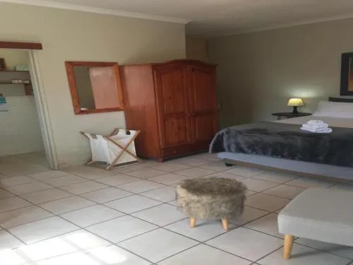 Mandarin, Suite, King Bed، Le Petit Chateau 1/1