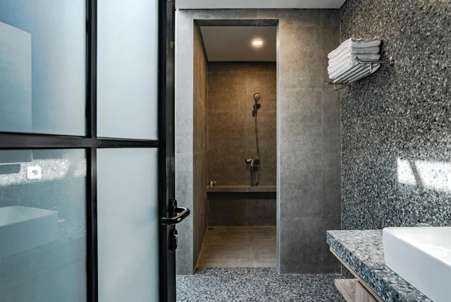 جناح، LOA Living Solo Baru 8/8