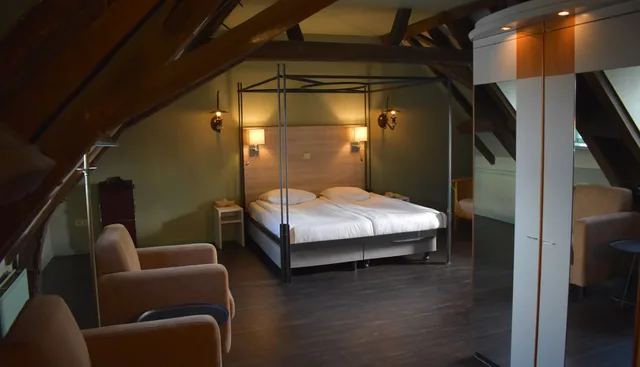Deluxe, Double Bed, Hotel Kasteel Erenstein 3/5