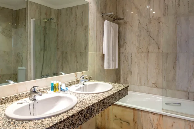 Room, Triple, 3 Beds, Sea View, BLUESEA Al Andalus 2/2