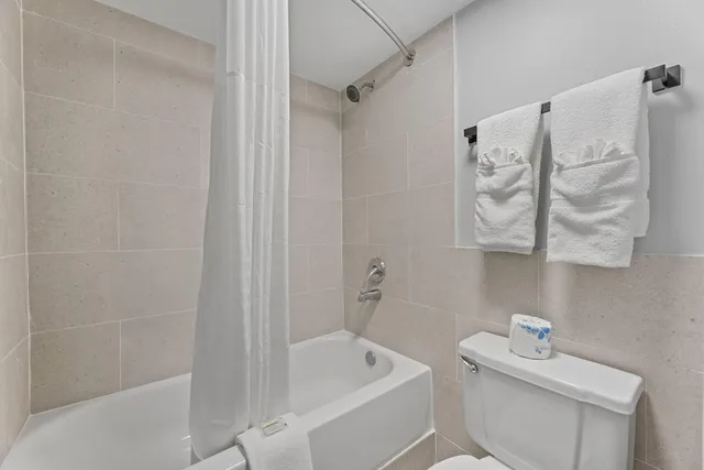 جناح ديلوكس بسريرين كينج، Days Inn & Suites by Wyndham Texas City 2/3