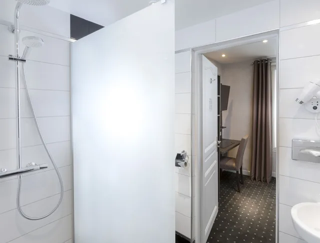 غرفة سوبيريور بسرير كوين، Hotel de la Paix Tour Eiffel 4/5