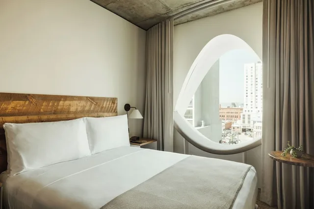 Solo, Hammock, Queen Bed، Populus Hotel 1/3