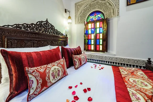 جناح بسرير كوين، Riad Rcif 1/1