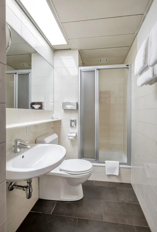 غرفة كلاسيكية بسرير كوين، Am Mirabellplatz Hotel 3/3