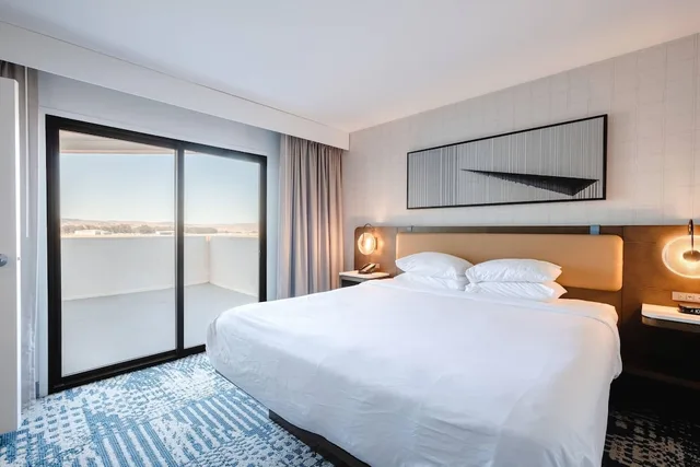 جناح ركني بسرير كينج، Radisson Hotel Santa Maria 1/6