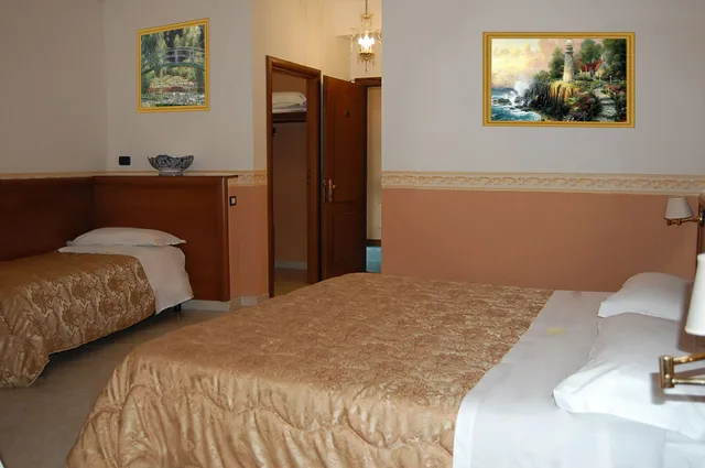 غرفة كومفورت ثلاثية بغرفة نوم واحدة، HOTEL RISTORANTE DONATO 3/5
