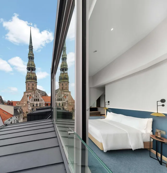 غرفة ديلوكس بسرير كينج بإطلالة على المدينة مع أريكة، Hilton Garden Inn Riga Old Town 3/4