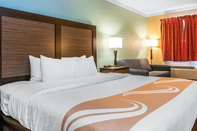 Room, Queen Bed, Accessible, Quality Inn Findlay 3/7