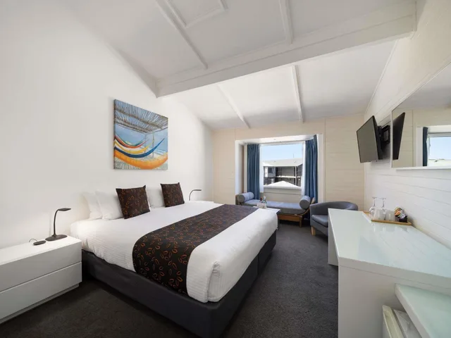 غرفة سوبيريور بسرير كينج وسرير كوين بإطلالة على المسبح، Mercure Kangaroo Island Lodge 5/8