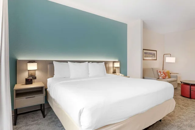 جناح بسرير كينج مع أريكة، Comfort Inn and Suites Davenport Quad Cities 3/7