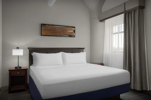 Suite, Multiple Beds، The Suites Hotel at Waterfront Plaza 1/2