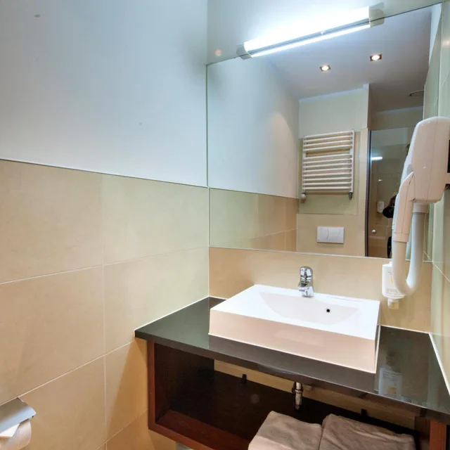 Room, Triple, Hotel Desilva Inn Katowice Airport 7/8
