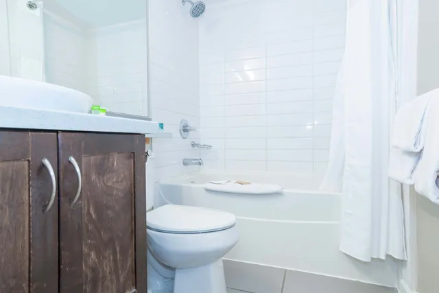 Tower, Suite, King Bed, with View, Sofa, Balcony, Kitchenette، Sandman Hotel Kelowna 5/5