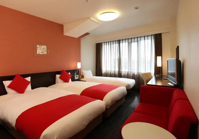 Room, Twin Beds, with Extra Bed, Daiwa Roynet Okayama Ekimae Hotel 2/4