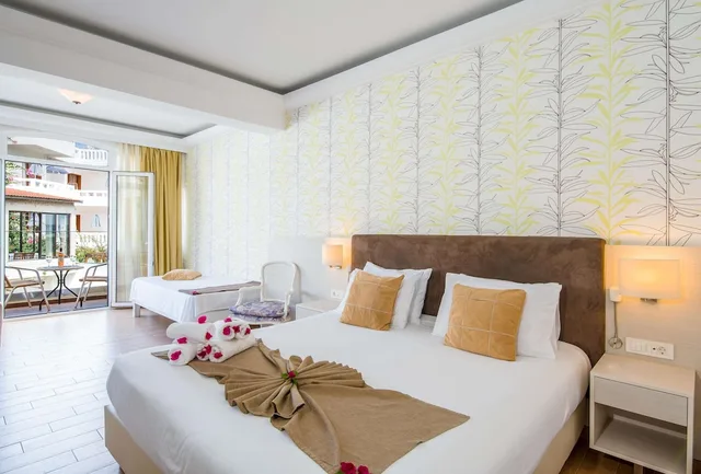 Connecting, Twin Beds, Lateral Side Sea View, Sofa، Kalyves Beach Hotel 5/8