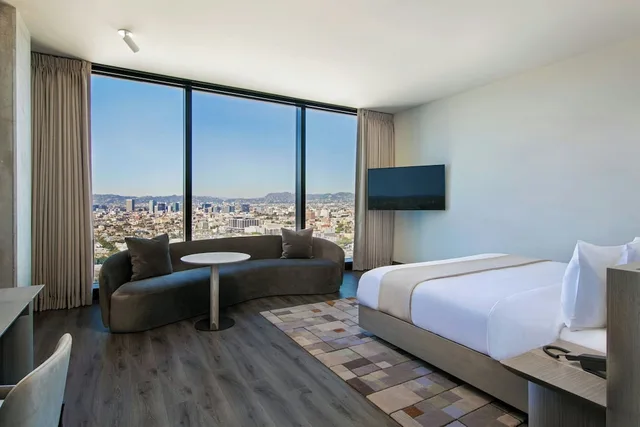 جناح استوديو بسرير كينج بإطلالة على المدينة لذوي الإعاقة، AC Hotel Downtown Los Angeles 1/3