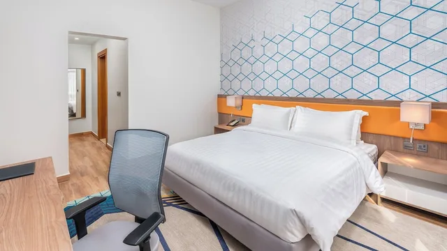 جناح بسرير كينج بغرفة نوم واحدة بمنطقة جلوس، هوليداي إن تبوك(Holiday Inn Tabuk) 2/10