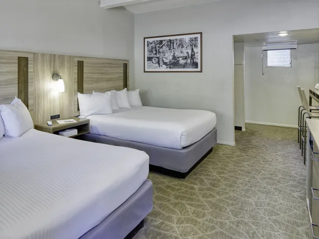 West, 2 Queen Beds، Yavapai Lodge 2/3